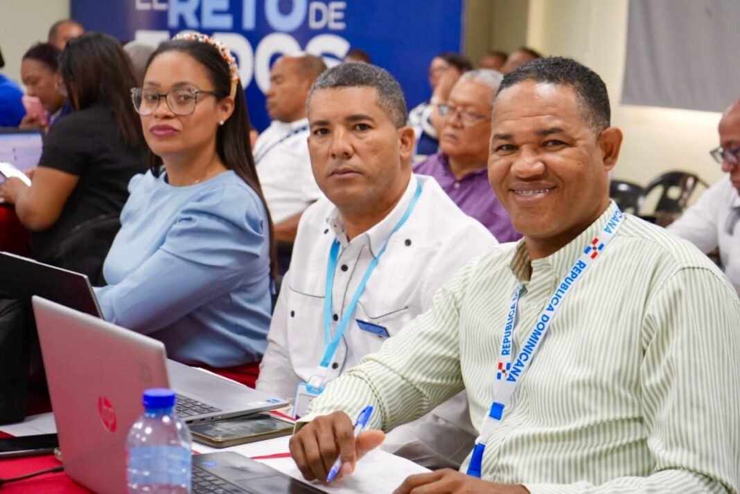 Educación socializa resultados de evaluaciones nacionales 2025 en encuentro regional del Sur